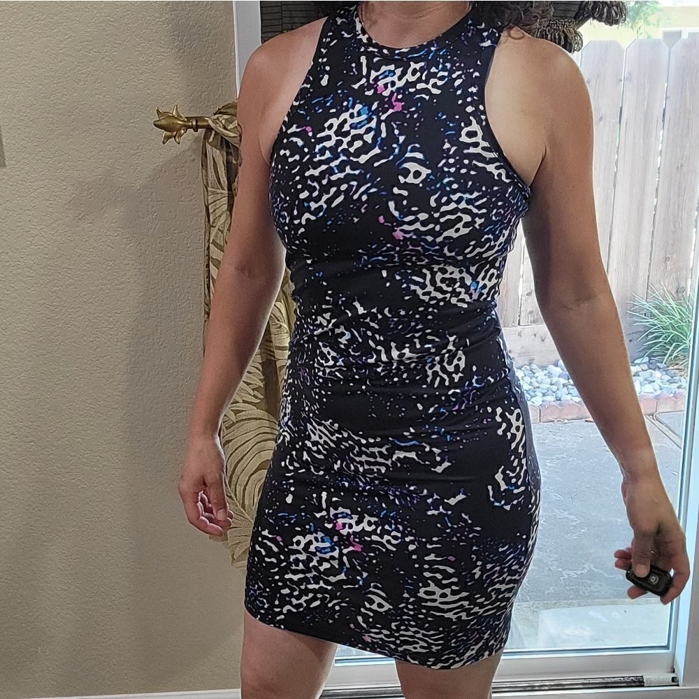 Leith bodycon fitted dress - Picture 2 of 5